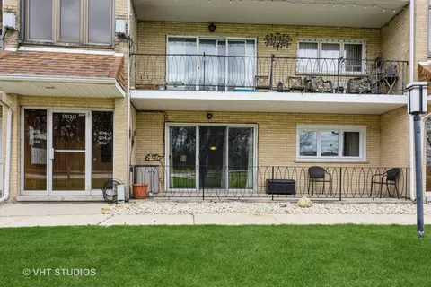 9510 S 86th Ave #104, Hickory Hills, IL 60457