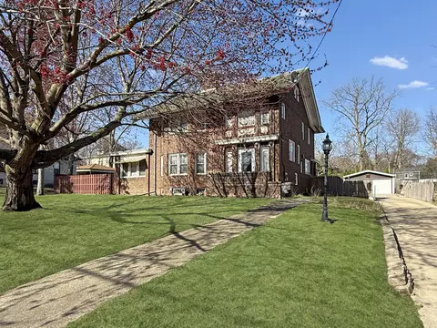 428 S West Ave, Freeport, IL 61032