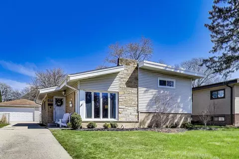 109 S Weller Ln, Mount Prospect, IL 60056
