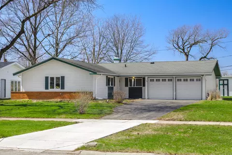 2 S154 Lloyd Ave, Lombard, IL 60148