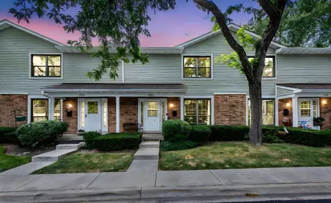4205 Brentwood Ln, Waukegan, IL 60087
