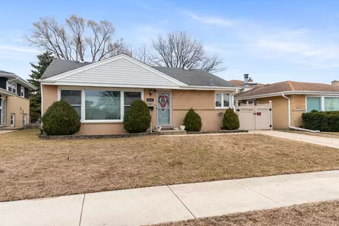 8847 N Merrill St, Niles, IL 60714
