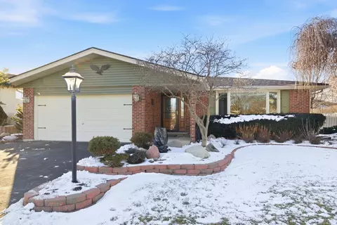 12856 S Brian Pl, Palos Park, IL 60464