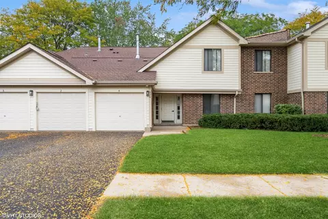 924 Coach Rd #1, Palatine, IL 60074