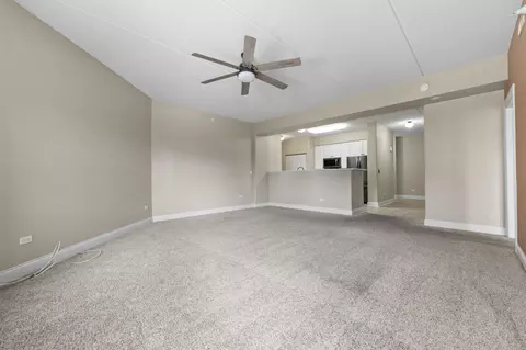 Living - 1 Itasca Pl #111, Itasca, IL 60143 photo 3 of 5
