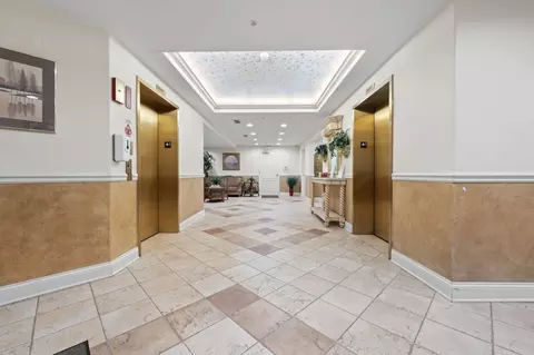 Entry Way - 1 Itasca Pl #111, Itasca, IL 60143 photo 2 of 2
