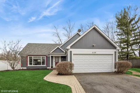 2139 Templar Dr, Naperville, IL 60565