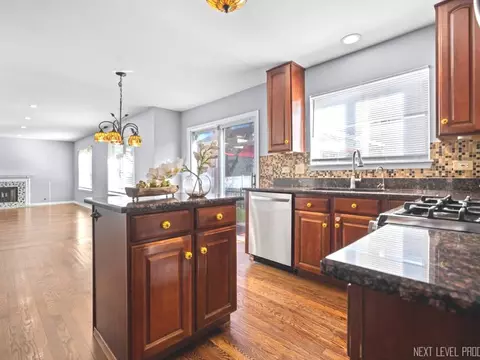 Kitchen - 1383 Haversham Dr, Aurora, IL 60502 photo 3 of 3