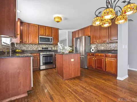 Kitchen - 1383 Haversham Dr, Aurora, IL 60502 photo 2 of 3