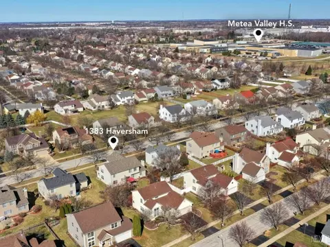 View/Area - 1383 Haversham Dr, Aurora, IL 60502 photo 1 of 9