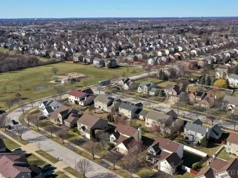 View/Area - 1383 Haversham Dr, Aurora, IL 60502 photo 7 of 9
