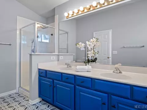 Bath - 1383 Haversham Dr, Aurora, IL 60502 photo 2 of 5