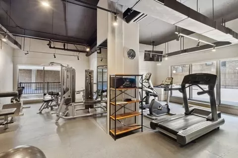 71 E Division St #1706, Chicago, IL 60610 photo 17