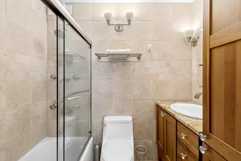 71 E Division St #1706, Chicago, IL 60610 photo 15