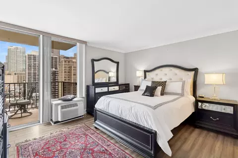 71 E Division St #1706, Chicago, IL 60610 photo 13
