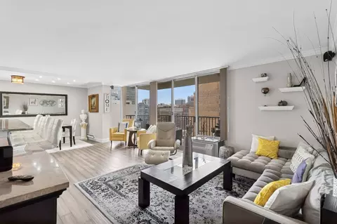 71 E Division St #1706, Chicago, IL 60610 photo 3