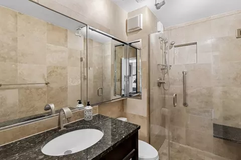 71 E Division St #1706, Chicago, IL 60610 photo 9
