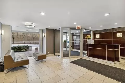 71 E Division St #1706, Chicago, IL 60610 photo 2