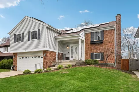 25 Manchester Ln, Vernon Hills, IL 60061