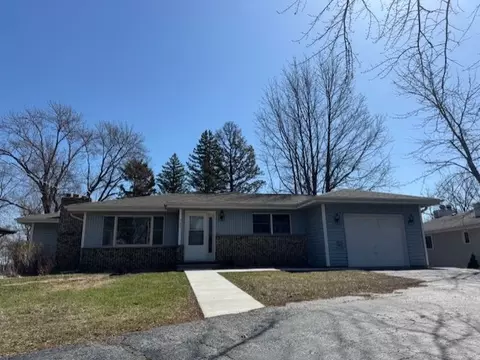 707 Crestview Dr, Ingleside, IL 60041
