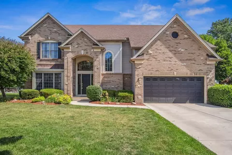 570 Mallard Point Dr, North Aurora, IL 60542