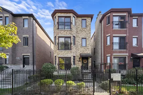 1471 E 69th St #3, Chicago, IL 60637