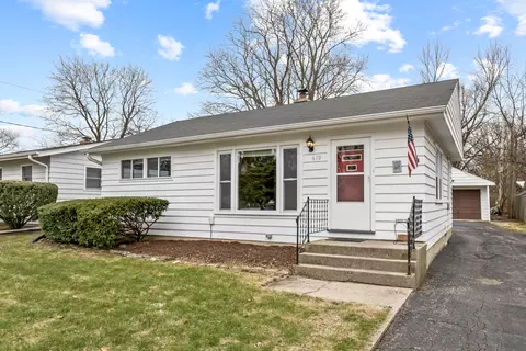 610 High St, Geneva, IL 60134