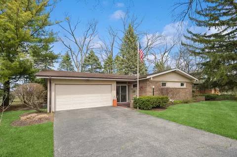 2526 Laurel Ln, Wilmette, IL 60091