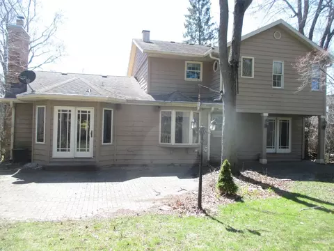 Exterior - 521 Colonial Ct, Algonquin, IL 60102 photo 2 of 6