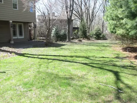 Exterior - 521 Colonial Ct, Algonquin, IL 60102 photo 4 of 6