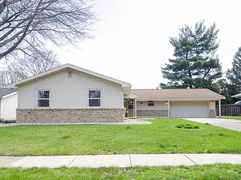 2108 Lynwood Dr, Champaign, IL 61821