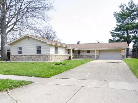 2108 Lynwood Dr, Champaign, IL 61821 photo 2