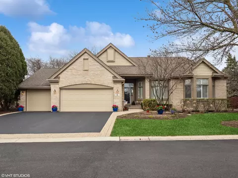 6 Black Diamond Ct, Lake In The Hills, IL 60156