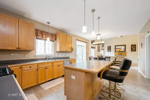 Kitchen - 1641 Foster Cir, Algonquin, IL 60102 photo 1 of 2