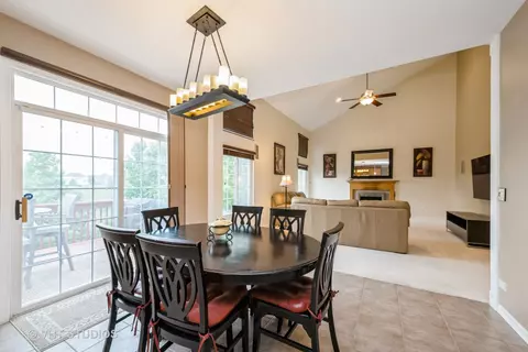 Dining - 1641 Foster Cir, Algonquin, IL 60102 photo 2 of 2