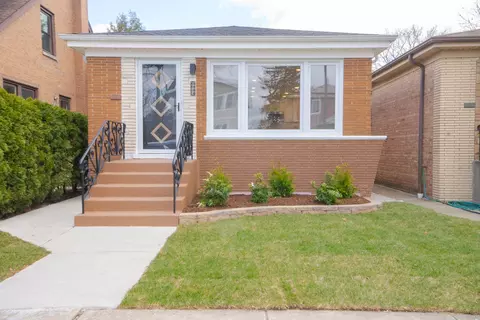6933 W Berwyn Ave, Chicago, IL 60656