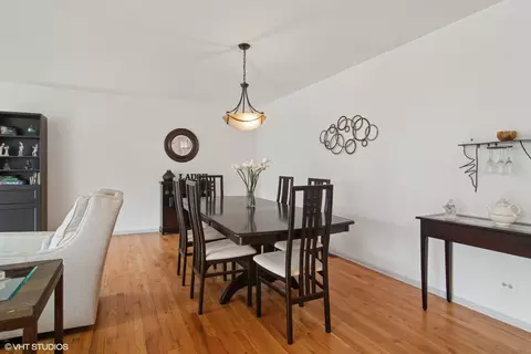 Dining - 4 Brookton On Auburn, Rolling Meadows, IL 60008 photo 2 of 4