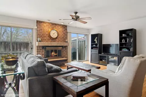 Living - 4 Brookton On Auburn, Rolling Meadows, IL 60008 photo 1 of 1