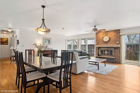 Dining - 4 Brookton On Auburn, Rolling Meadows, IL 60008 photo 3 of 4