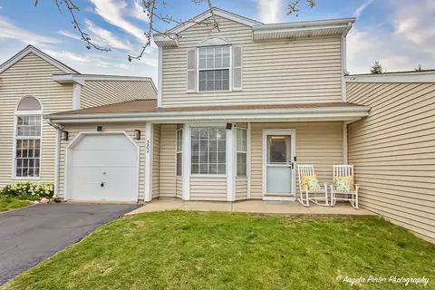 582 Nantucket Way, Island Lake, IL 60042