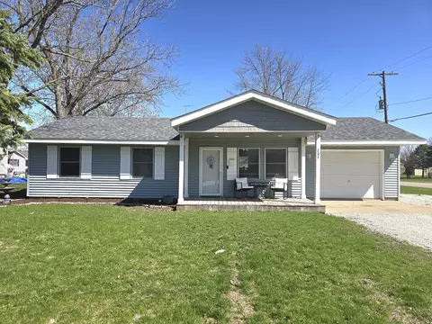 202 N Sixth St, Ashkum, IL 60911