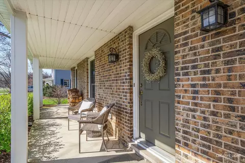 2 S550 Lakeview Dr, Wheaton, IL 60189 photo 3