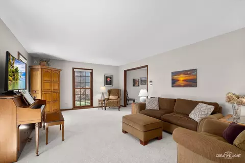 2 S550 Lakeview Dr, Wheaton, IL 60189 photo 7