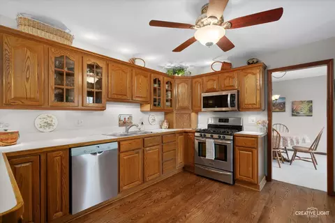 2 S550 Lakeview Dr, Wheaton, IL 60189 photo 11