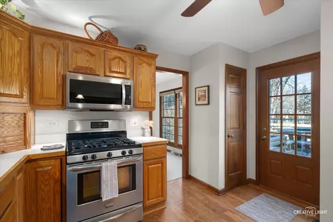 2 S550 Lakeview Dr, Wheaton, IL 60189 photo 12