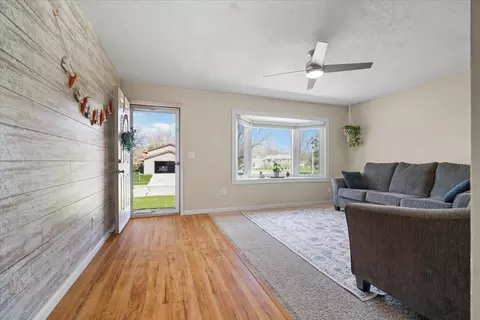 1701 Erin Dr, Normal, IL 61761 photo 5