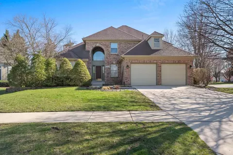 2504 Waterside Dr, Aurora, IL 60502