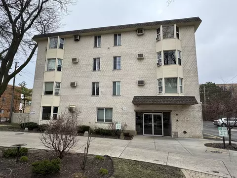 8232 Niles Center Rd #316, Skokie, IL 60077