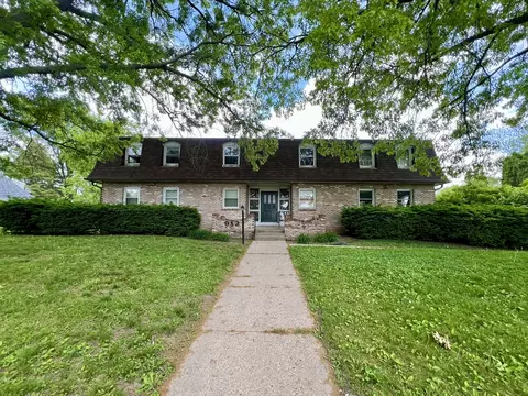 912 Crescent Dr #2-4, Champaign, IL 61821