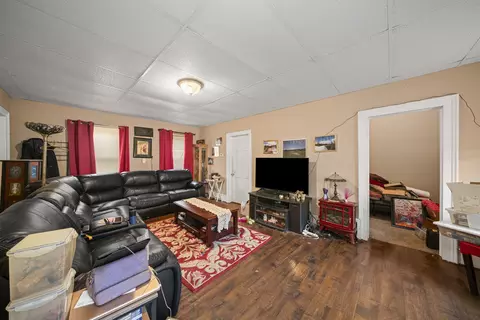 Living - 215 E Lee St, Plano, IL 60545 photo 1 of 1